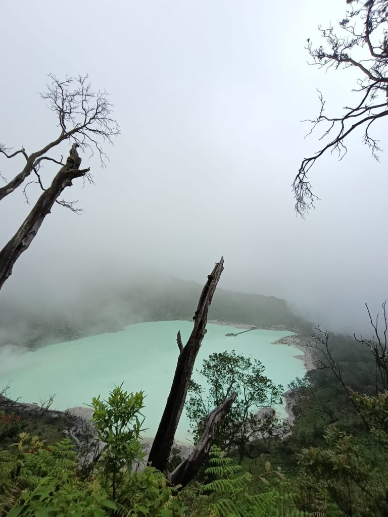 Rooftop Sunan Ibu: Where Mist Meets Magic at Kawah Putih